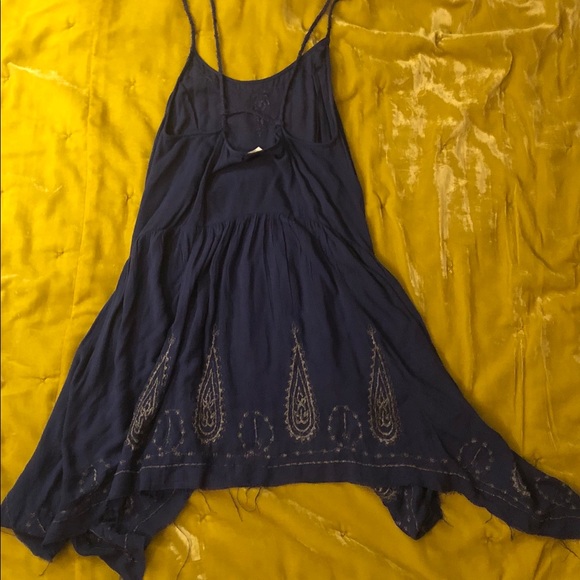 OPEN TO OFFERS Free People Distressed Flowy Tank - Picture 3 of 3